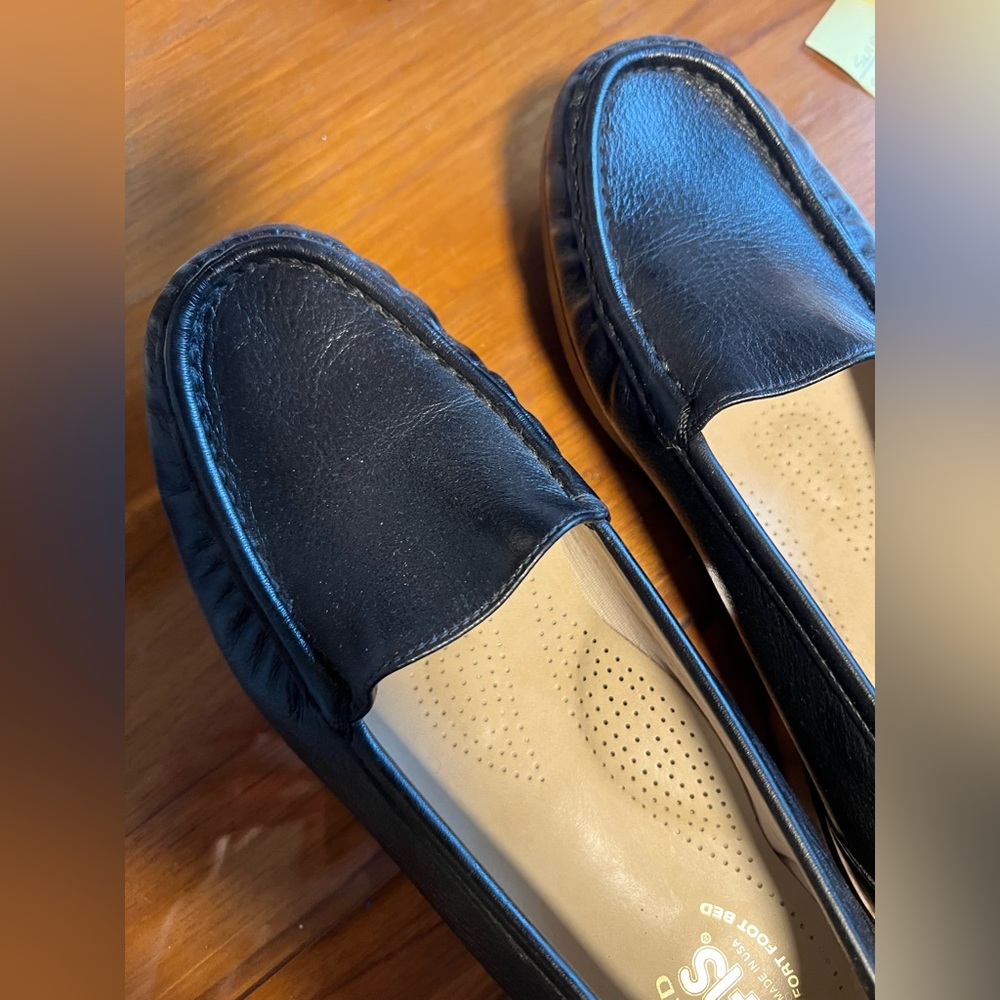 Black leather SAS loafers 8 1/2 WW women’s
